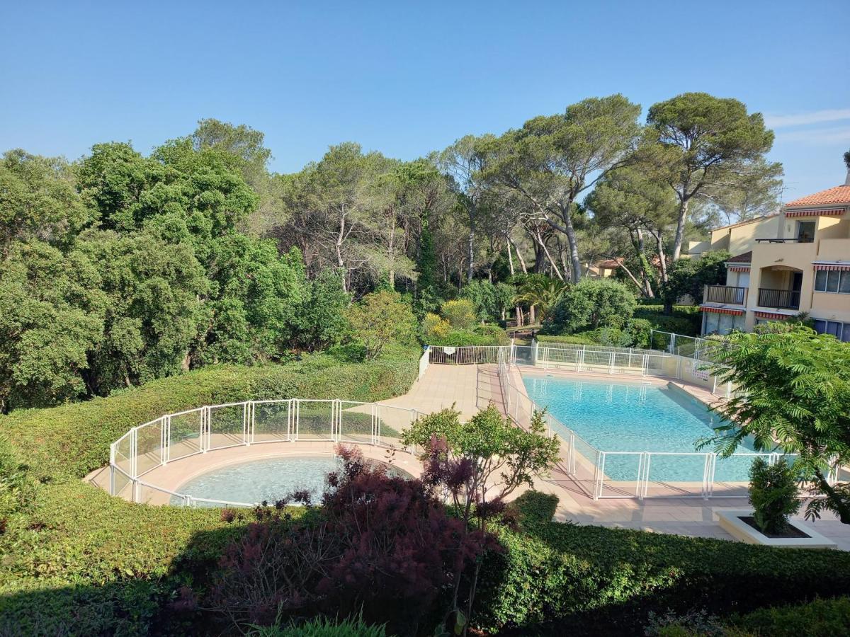 Les Hauts Du Golf Rez De Jardin Piscine Tennis Saint-Raphaël Kültér fotó